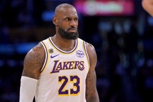 A·史密斯:我受够了詹姆斯下赛季去哪的剧情 他太懂营销了