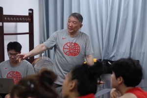 中国女篮已结束热身回国继续集训备战!目前队内在训球员14人