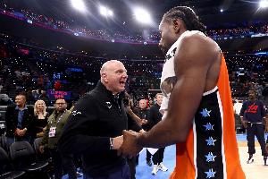 ESPN:伦纳德合同调查已到最后一步 将在新赛季开始前结束