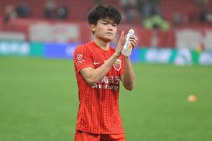 东体:杨希、李帅等人身背三黄,若本轮染黄将无缘上海德比