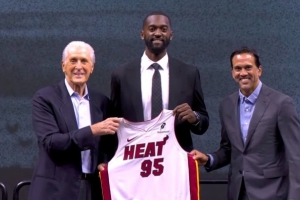 波蒂斯:穿95号是把我两个号码相结合 我95年出生&来也走95号公路