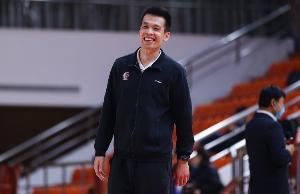 直播吧:NBL三连冠香港金牛队已与主帅解立彬完成续约