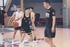 福建男篮夏训进行时!专注当下 继续打磨!