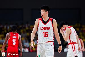 进攻不畅!首节中国男篮17投仅6中 其中三分9中2