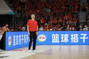 半场战报-中国男篮46-42格鲁吉亚 廖三宁13分 贺希宁9分
