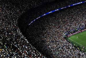 英国《卫报》评选2026世界杯30大照片:梅西角旗“圣殿”排名第一