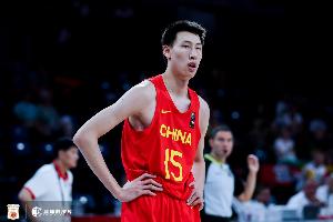 媒体人:郇斯楠第一个赛季要做足困难的准备 他成了普渡的第3中锋
