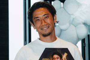 出道20年!多特赠送37岁香川真司纪念品,邀其未来担任俱乐部大使