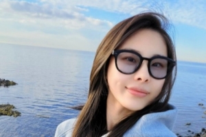 王思雨晒个人照:海边是自愈的终极目的地