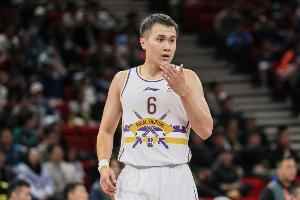 媒体人:北控与张帆达成C类2+1续约合同 新赛季是他在北控的第9年