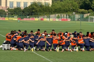 鲁媒:王大雷、陈泽仕、王彤缺席赛前训练,李源一回归