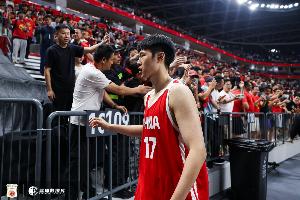 外线最稳炮台!赵嘉义半场三分4中3拿到全队最高9分 正负值+14