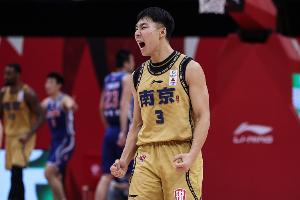 同曦旧将!媒体人:杨皓喆加盟NBL杭州经纬俱乐部