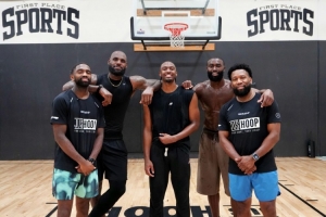 夸梅:76人的合练说明不了啥 我上我也行 这跟NBA比赛完全不一样