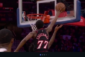 詹蜜风采!NBA官方晒VJ·埃奇库姆上赛季追身大帽集锦 詹姆斯点赞