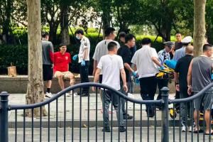 倒霉!海港俱乐部证实,吾米提江就是被4S店员工试驾撞伤的行人