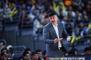 记者:徐昕在广州闪耀 或是杜锋离任广东男篮主帅的最后一根稻草