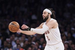 斯特鲁斯:进NBA得接受自己不再是进攻前几选择 防守让我留在场上