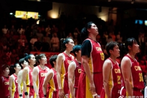 美国女篮3分险胜意大利 中国女篮锁定附加赛!