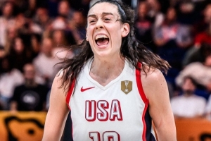 不败神话!FIBA:斯图尔特参加女篮世界杯从未输过一场比赛