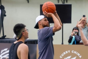 蜘蛛直播-免费无插件直播在线观看_蜘蛛直播nba免费高清现场直播