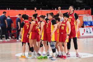 媒体人:蒙古女篮末节掀反击 中国女篮防守到位挺进亚运女篮四强
