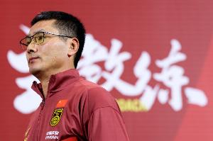 董路谈国足0-5惨败:邵佳一以为能点石成金?要是球员是石灰呢?