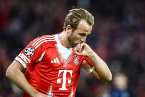 梅开二度,欧冠官方:凯恩当选拜仁3-3维京全场最佳球员