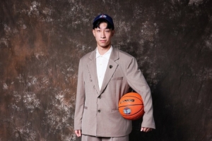 媒体人:宋昕澔这个状元真是可以收货 投进3分球已是他最小的优点