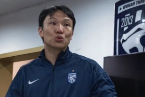 邓卓翔含泪讲话:事情发生了再痛苦吗?之前在干什么?未来呢?